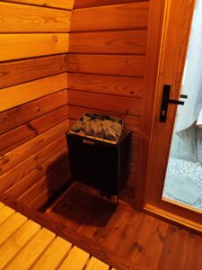 Harvia Elektroofen im Saunaraum der Iglu Sauna